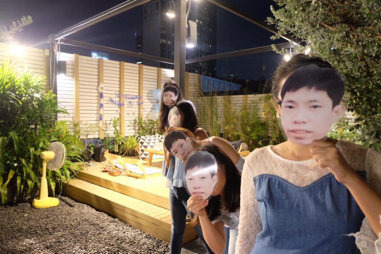 Kinnon Deluxe Hostel Coworking Cafe Bangkok Exterior photo