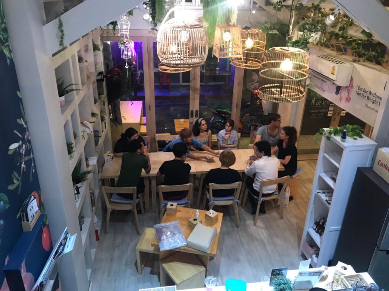 Kinnon Deluxe Hostel Coworking Cafe Bangkok Exterior photo